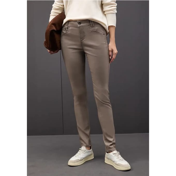 Slim Fit gecoate broek