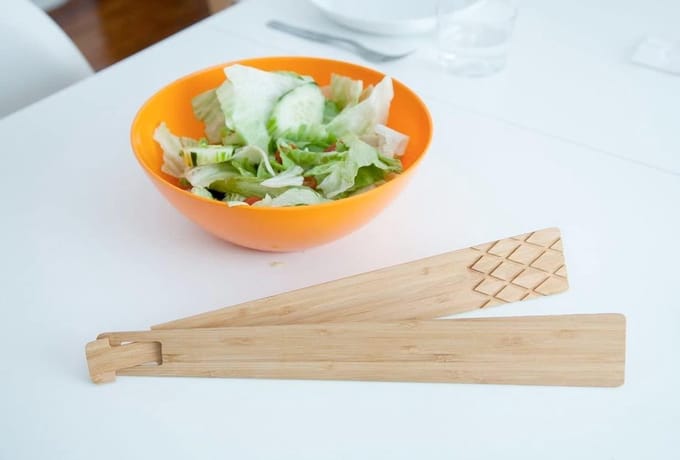 Kikkerland INTERLOCKING SALAD TONGS