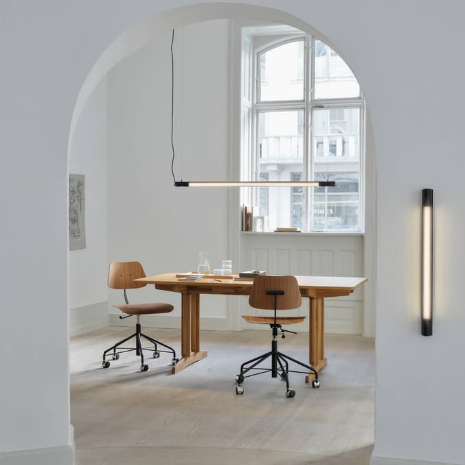 GEJST Wandlamp Radent, zwart, hoogte 70 cm, G13 LED