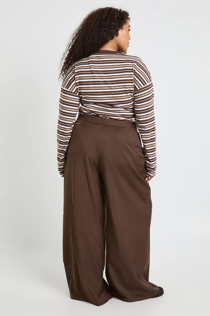 boohoo Dames Plus Marl Geplooide Wijde Pijpen Broek | Chocoladebruin | Maat: 44