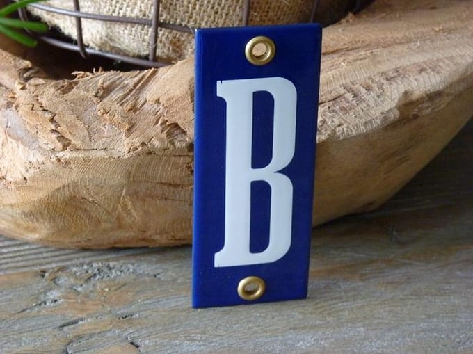 Emaille huisnummer 10x4 blauw/wit letter B