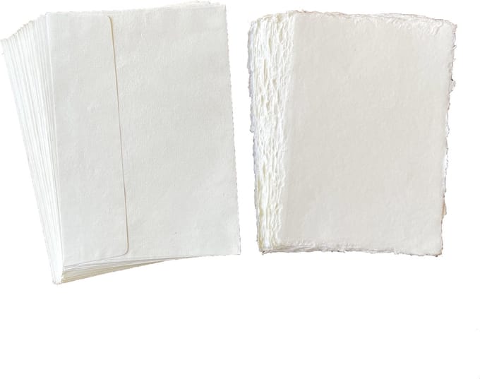 Set van 25 kaarten 10x15cm, 160 grs. en 20 enveloppen van handgeschept papier