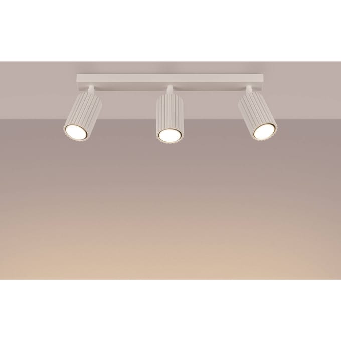 Plafondlamp KARBON 3L met 3 geribbelde spots in lijn - Sollux Lighting - IP20 - Beige aluminium behuizing - 45 x 6.5 x 16.5 cm - 3 x GU10 LED, exclusief lichtbron - 3 x 10 W - Minimalistische plafondlamp voor eetkamer, woonkamer en slaapkamer