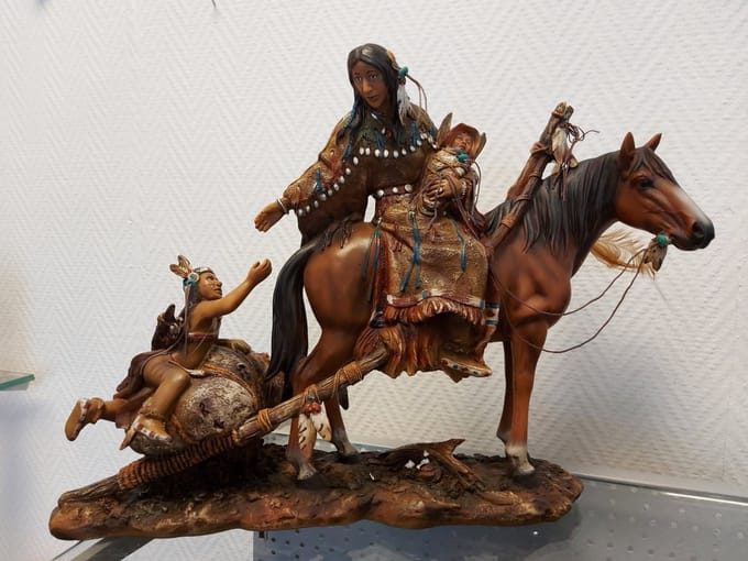 Indiaan/ indianen beeld met paard 42 x 30 cm