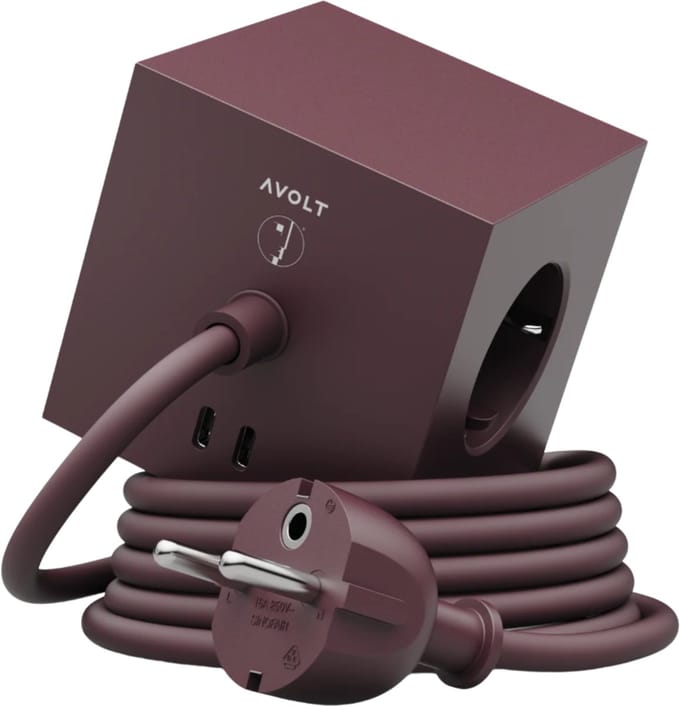 Avolt - Square 1 - Design stekkerdoos met USB-C - kable 1.8m - Bauhaus mulberry red