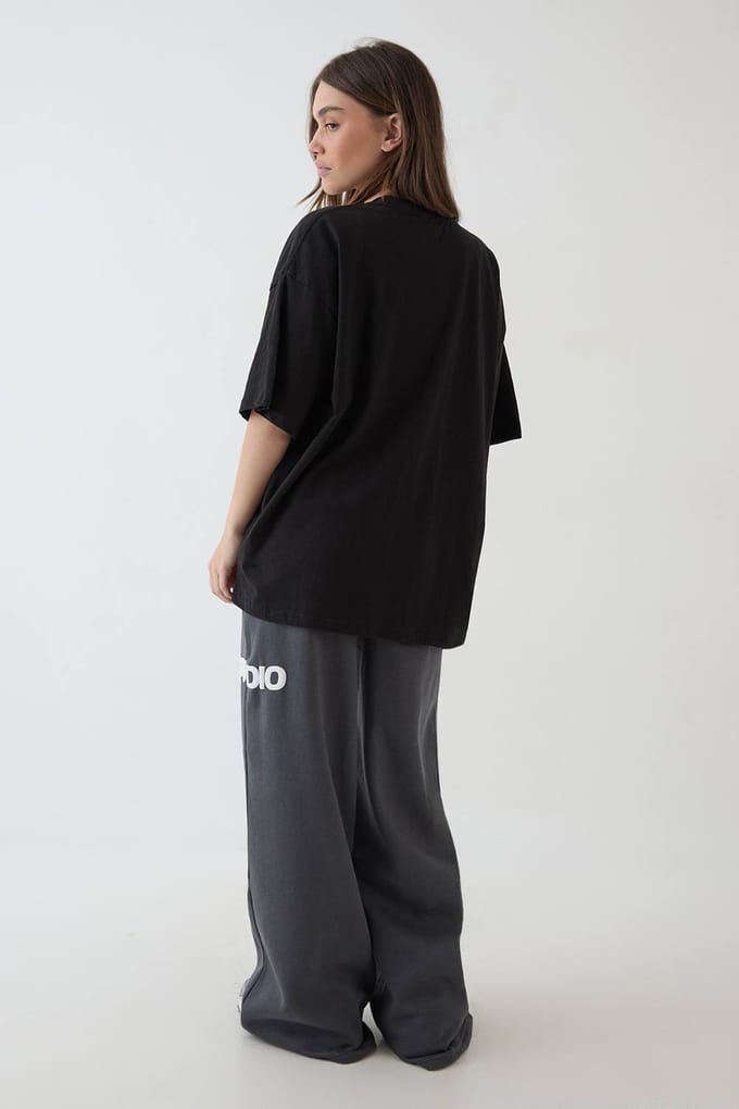Dames Dsgn Studio Collegiate Bedrukt Oversized T-shirt | Black | Maat: XS