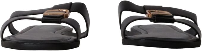 Sandalen om aan te trekken