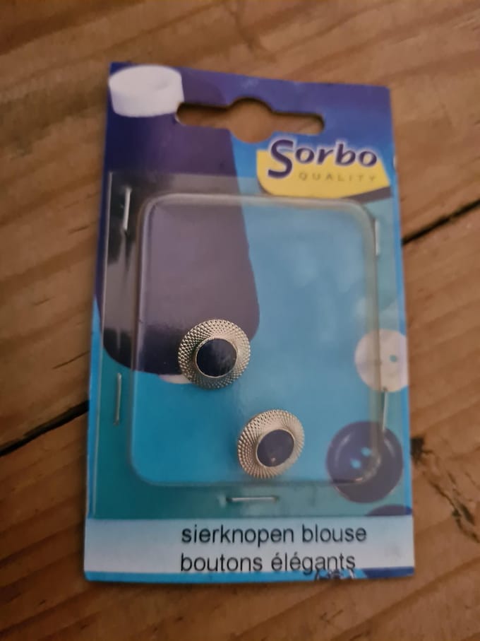 2 Sierknopen Blouse 15mm Sorbo