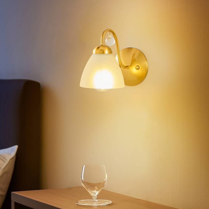 Lamkur Wandlamp Miranda met glazen kap, messing
