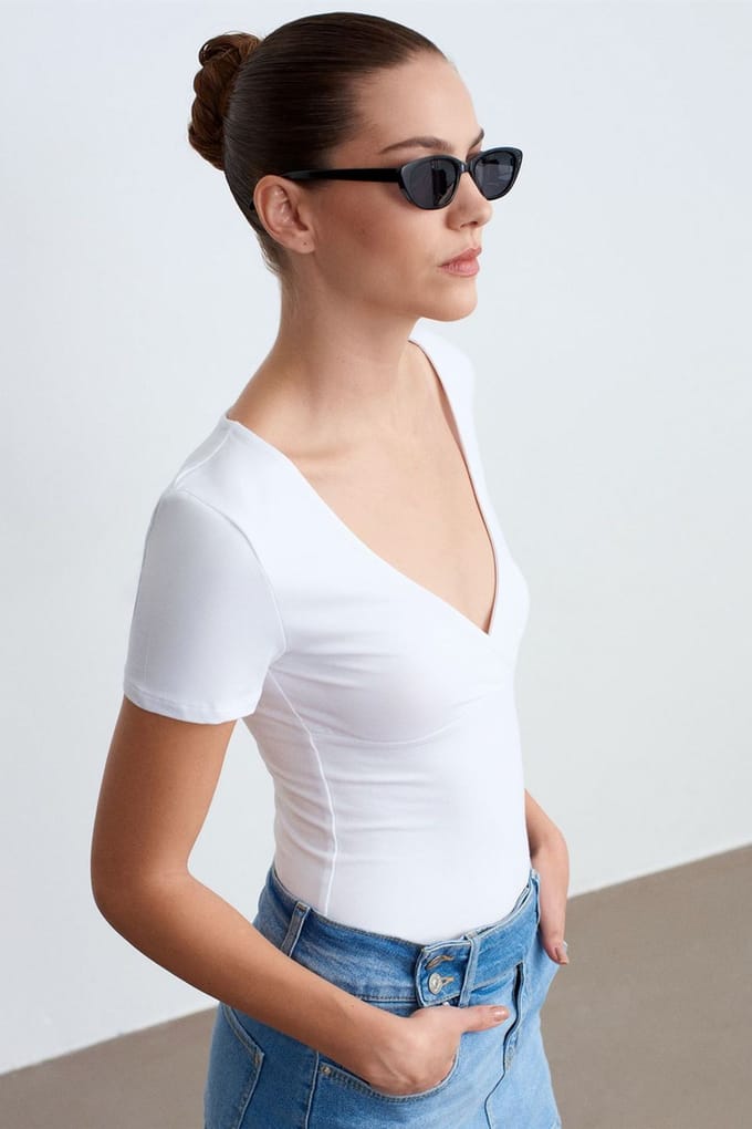 Getailleerde V-hals Korte Mouw T-Shirt