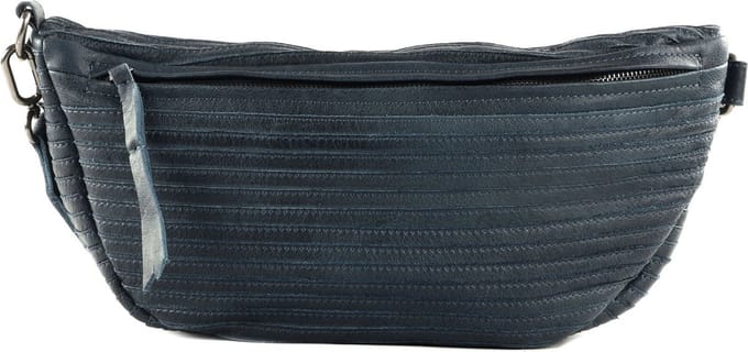 FREDsBRUDER Leren Gordeltas Riffel Beltbag Dusty Blue Blauwgrijs