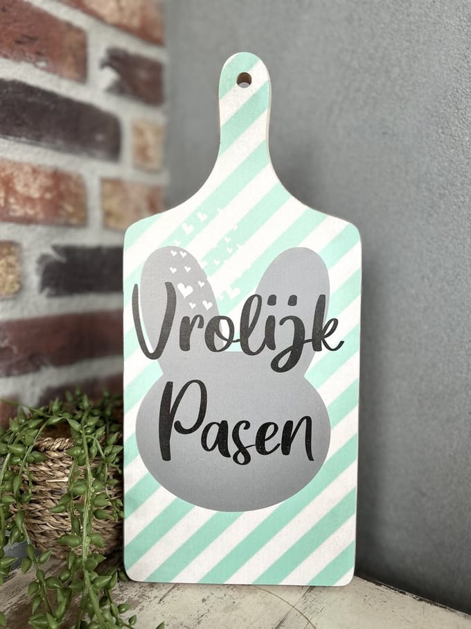 Creaties van Hier - Serveerplank - Pasen - Paasdecoratie - Vrolijk Pasen - 35 cm
