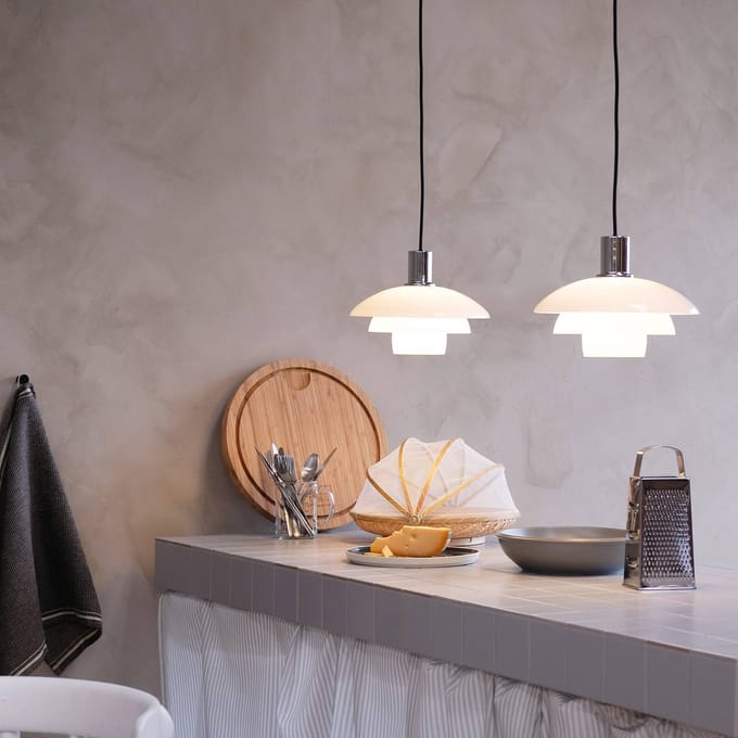 Dyberg Larsen hanglamp Morph, opaal, Ø 28 cm, glas