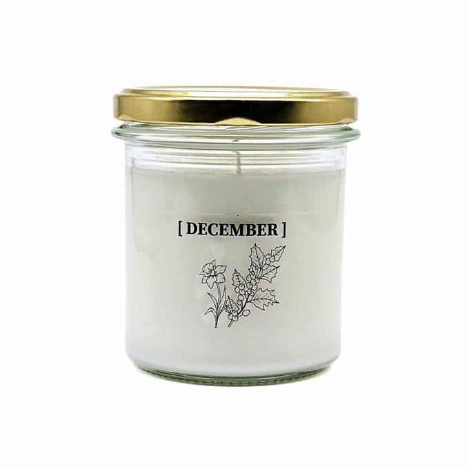 Candlelight-on - geurkaars met geboortebloem en geboortedatum - 28 december - o.b.v. sojawas en etherische oliën