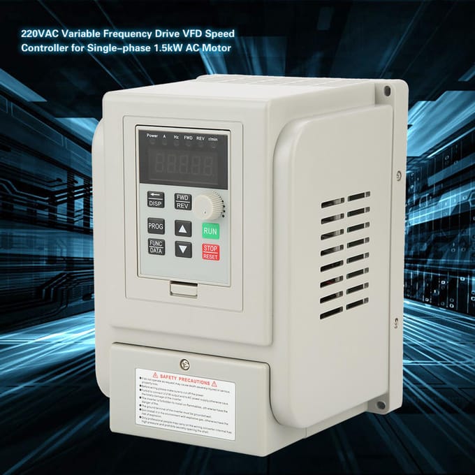 220VAC Variabele Frequentie Aandrijving Snelheidsregelaar voor Eenfase 1.5kW AC Motor zwart