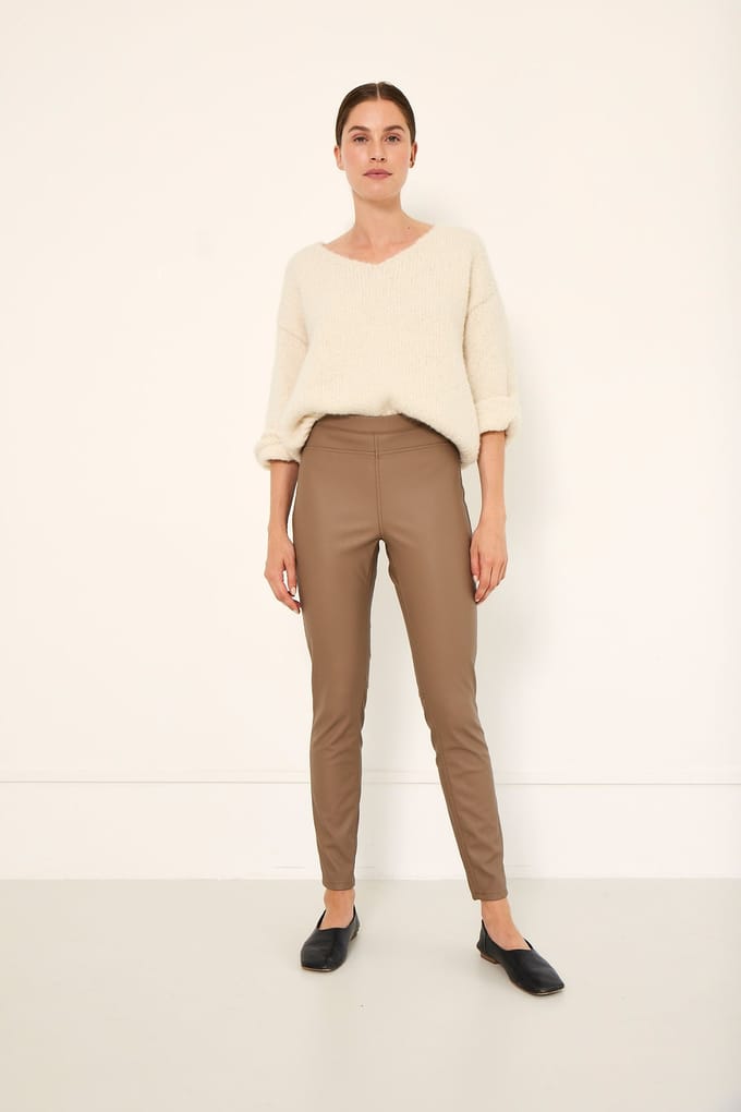 Knitted Amber Pants Latte Maat: XS | Pantalons Outlet | Dames | Bruin