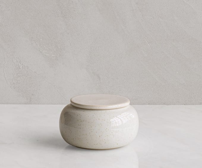 Seres Mini Urn – Handgemaakt Keramiek – Wit Gespikkeld – 200 ML - Inclusief Aszak