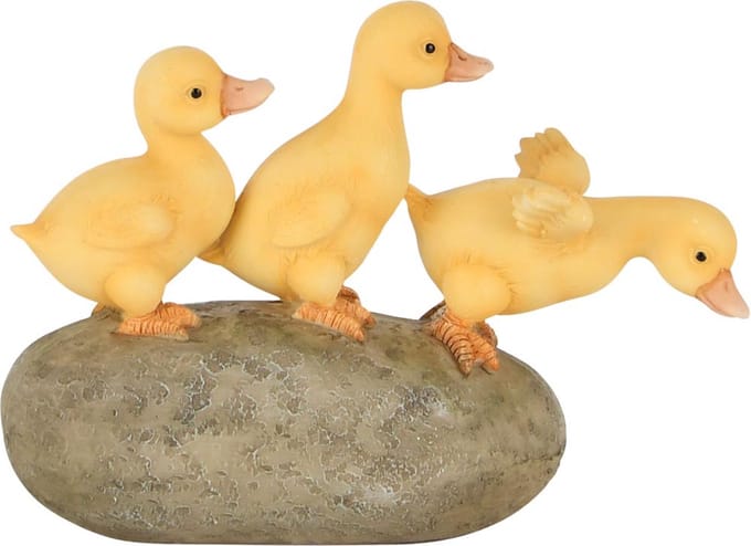 Dekoratief | Trio eendjes op steen, geel/grijs, resina, 14x6x10cm | A250522