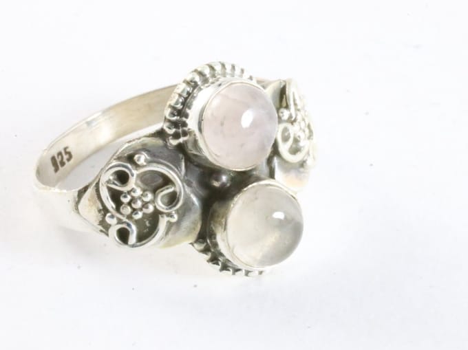 Bewerkte zilveren ring met rozenkwarts - maat 19