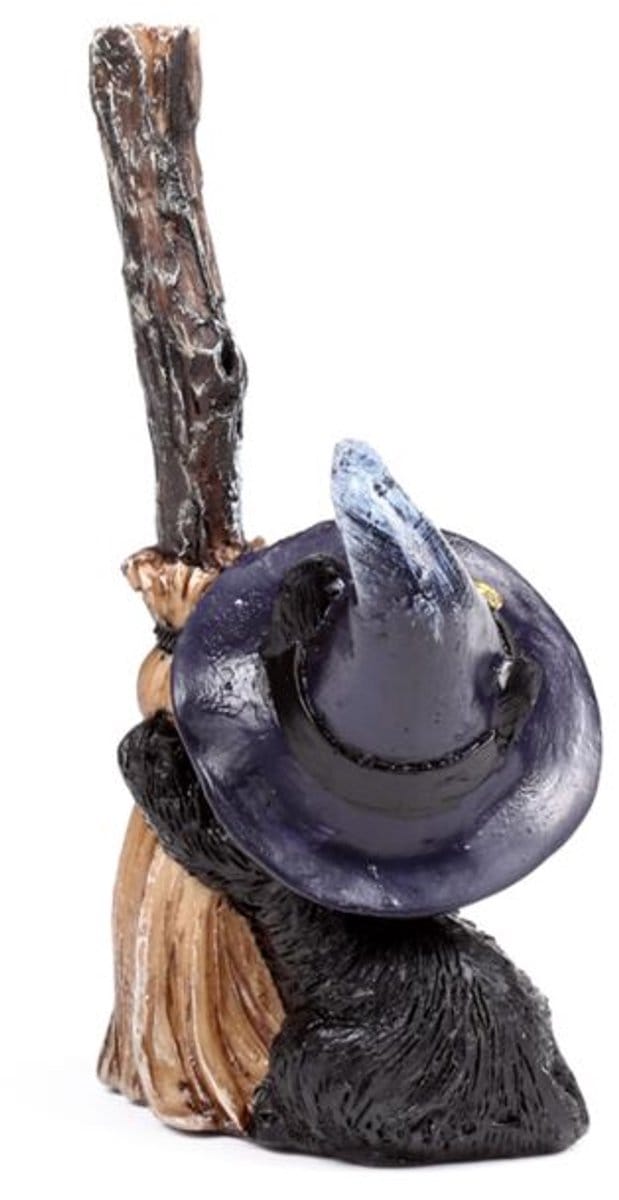 Figurine met hun bezem Puckator