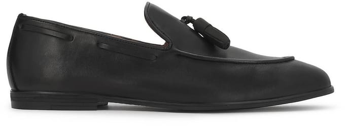 Black leather loafers with classic style clutches