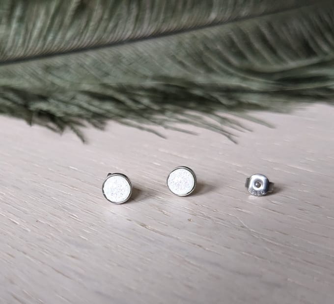 M-apART-chirurgisch-staal-oorbel-glitter-wit