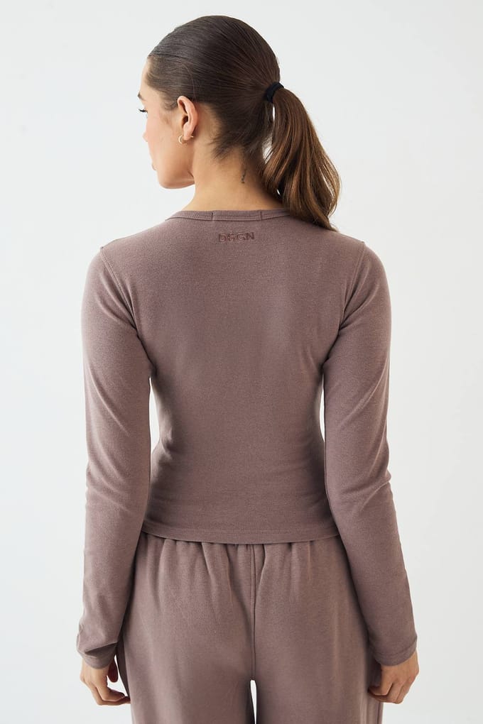 Dames DSGN Studio Crew Neck Shirt met Lange Mouwen | Mokka | Maat: 2XL
