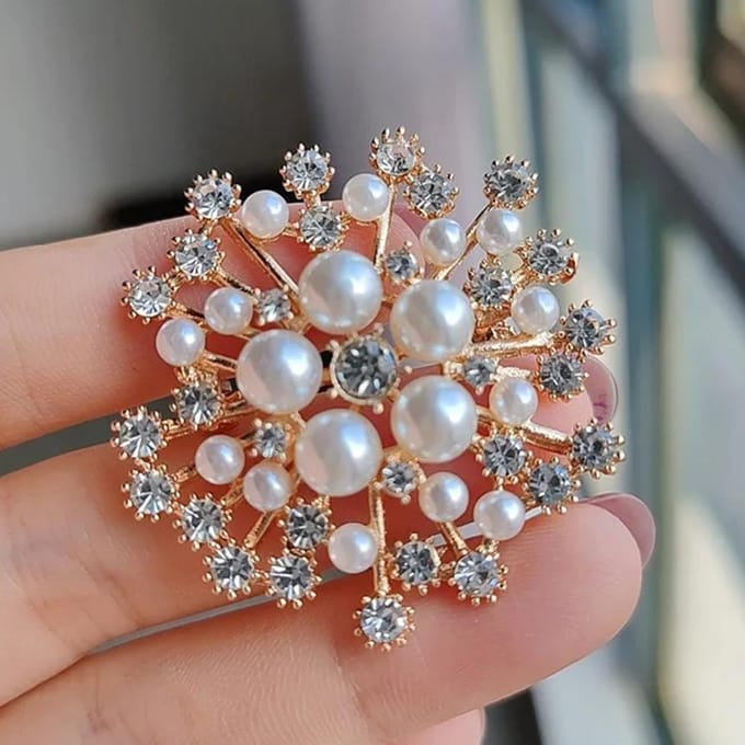Broche de Luxe Flocon de Neige Simulation Perle Grande Broche Épingles Fleur Flocon de Neige Mode Bijoux Exquis pour Femmes argenté