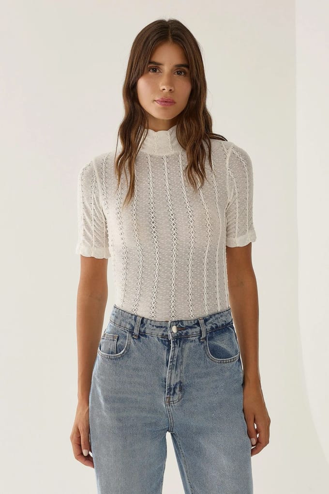 Cable Knit Halve Turtleneck Blouse