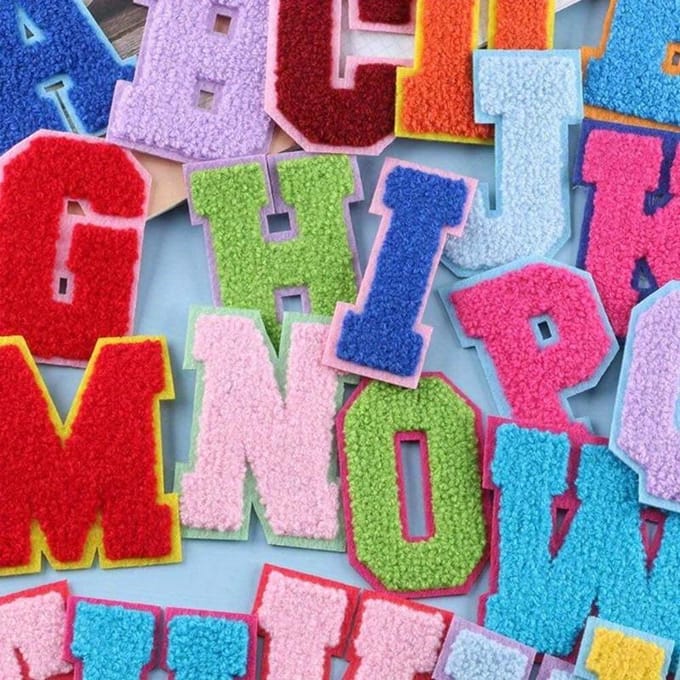 Mode Kleurrijke Letter Geborduurde Patch, Hitte Transfer Opnaaien Kleding Decoratieve Patch gray