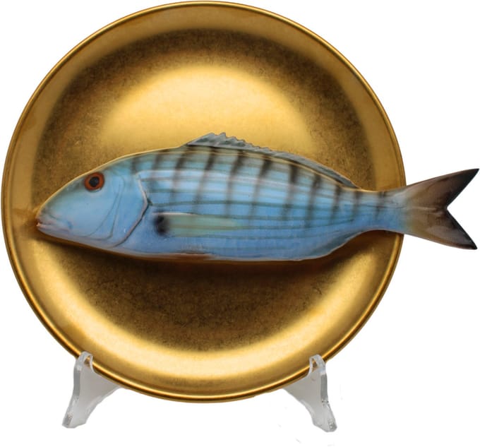 Marmora op antiek goud bord, 20 cm rond