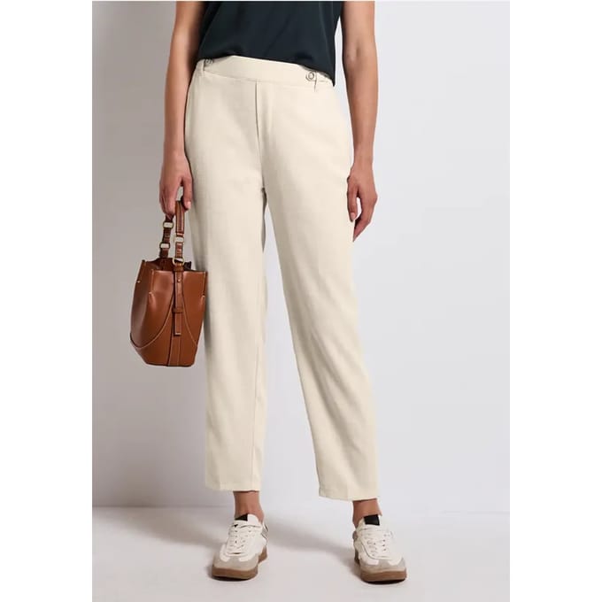 Chino met knoopdetail