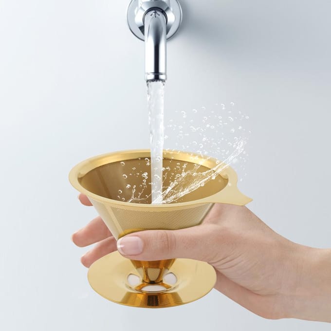 Filtre Verseur à Café en Acier Inoxydable Or Titane avec Support de Tasse et Poignée beige