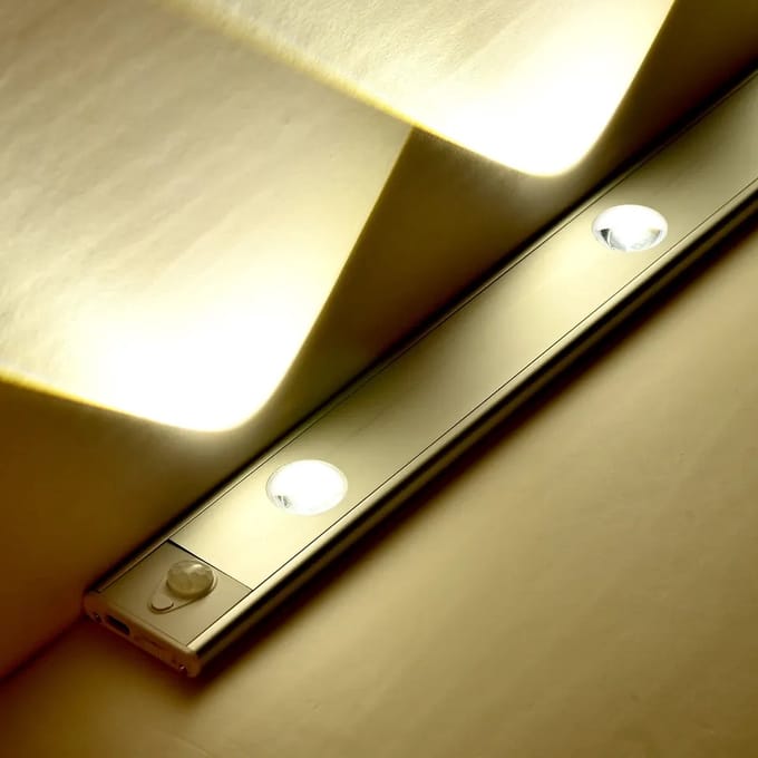 Ledlamp - USB - Bewegingssensor - Multicolor - Zilver kleur - 2 Lichtpunten - 20 cm - Magneet.