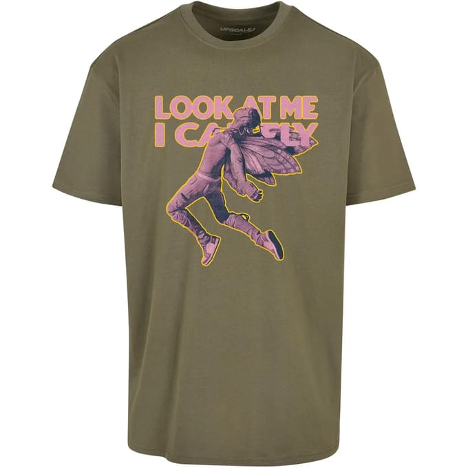 Oversized T-shirt Upscale Look