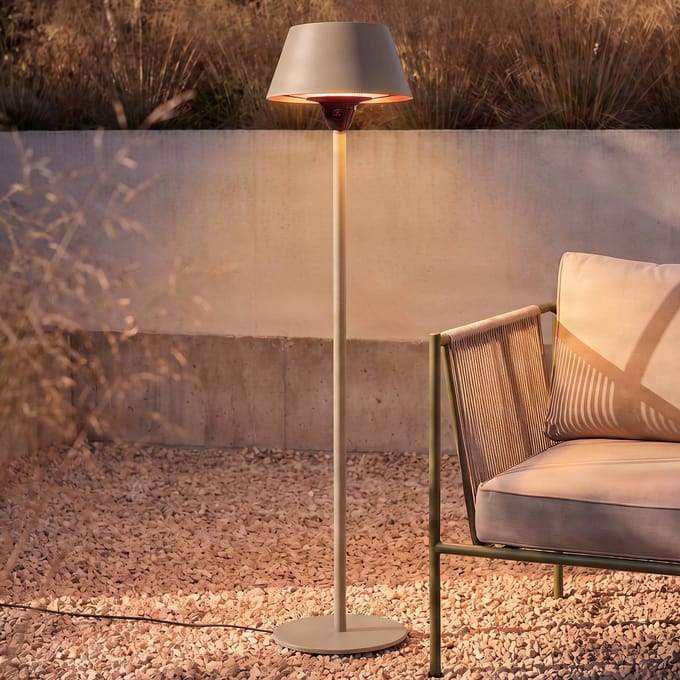 Lucande Vamio staande terrasverwarmer, beige, 210 cm, afstandsbediening