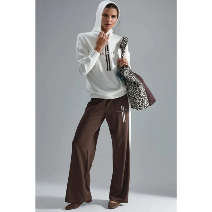 Modal Touch Kaptrui & Gestreepte Details Broek Set