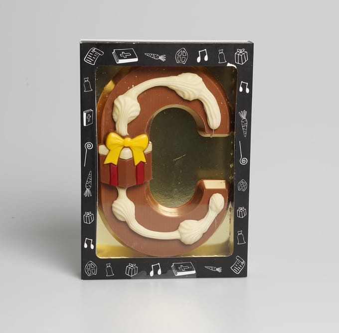 Luxe Gedecoreerde Melk Chocolade Letter C - 240 Gram