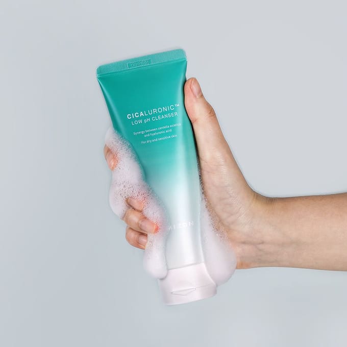 MIZON Cicaluronic Low pH Cleanser – Zachte, hydraterende reinigingsschuim 120 Reinigingsmiddel
