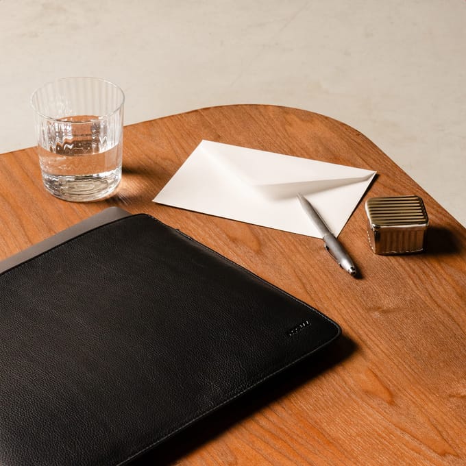Accezz Leather Laptophoes 13 inch - Laptopsleeve - Zwart
