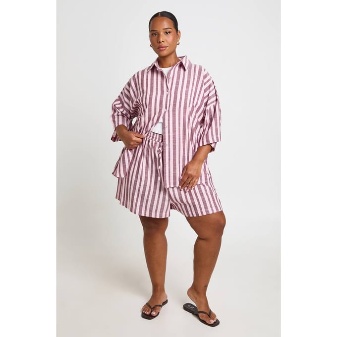 boohoo Dames Plus Geweven Gestreepte Wijd Uitlopende Shorts | Roze | Maat: 44