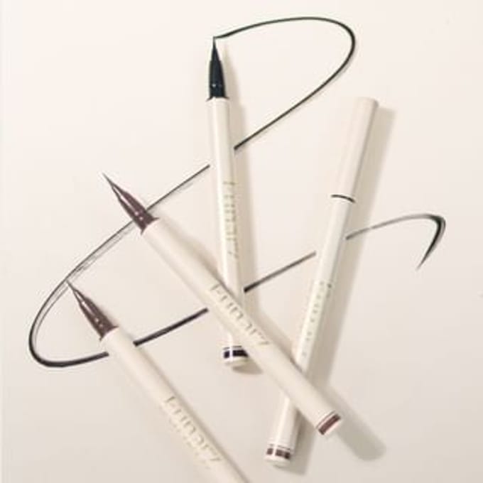 Eunarz - Slim Long Lasting Liquid Eyeliner - 2 Colors 01# Black - 0.7ml