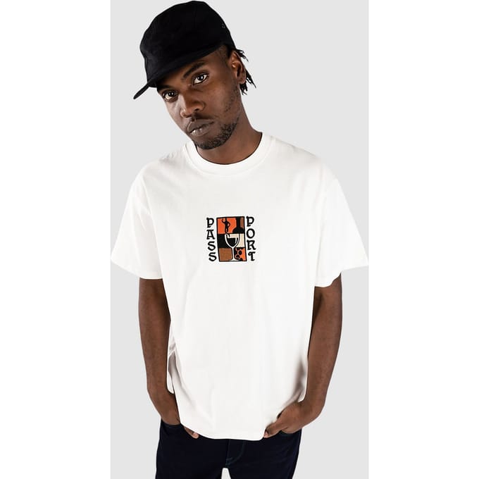 Pass Port Dine Em' T-Shirt wit