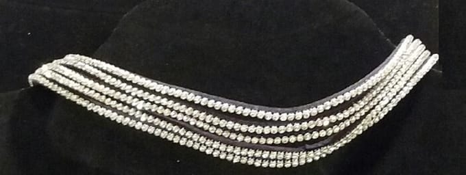 halsband met strass strengen