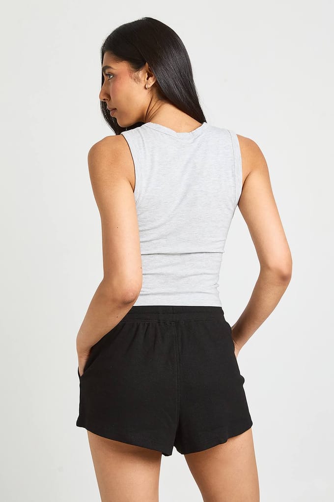 boohoo Dames Tall Basic Geribbelde Flippy Short | Zwart | Maat: 36