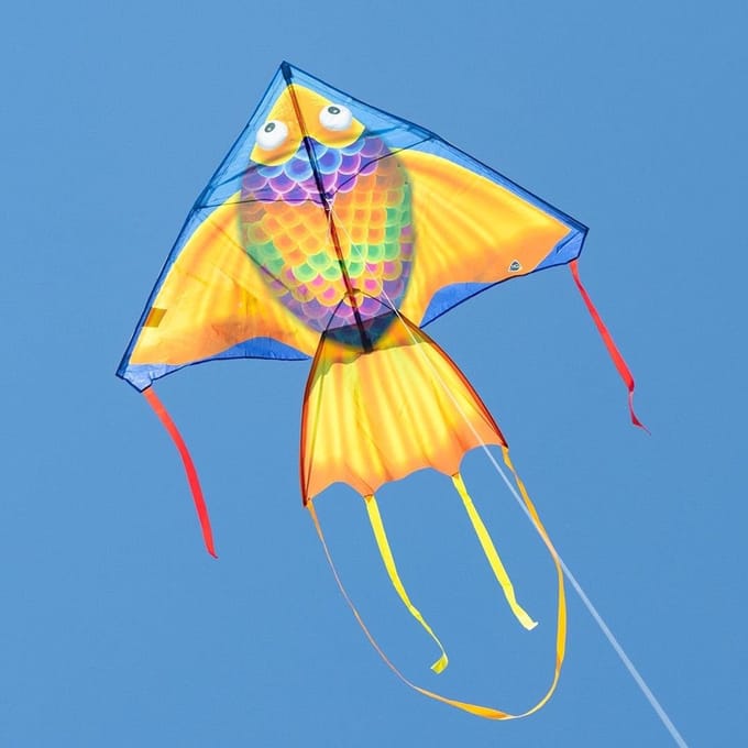 Delta Vlieger - Vis Vlieger - Buiten Spelen - Stabiele Lijn Vlieger - 140 cm - Geel