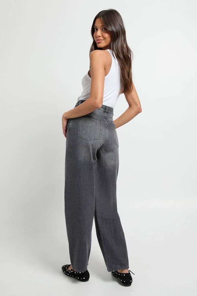 boohoo Dames Midden taille Barrel Fit jeans | Washed Black | Maat: 14