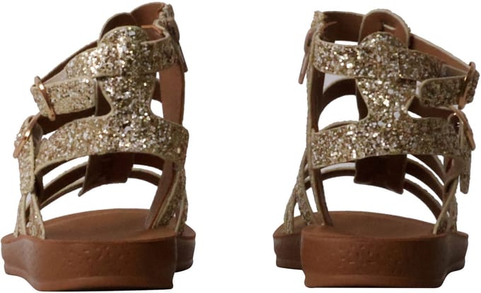 Sandalen om aan te trekken
