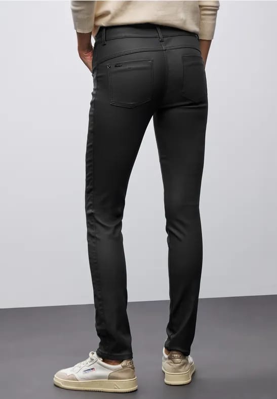 Slim Fit gecoate broek