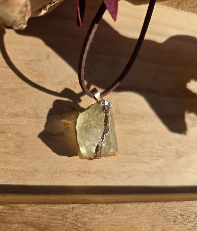 Handgemaakte edelsteen ketting met ruwe Citrien - lange ketting - suède koord